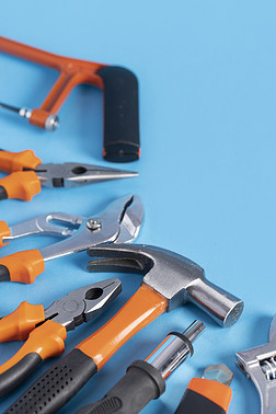 勞動工具與勞保用品 安全生產(chǎn)的雙翼